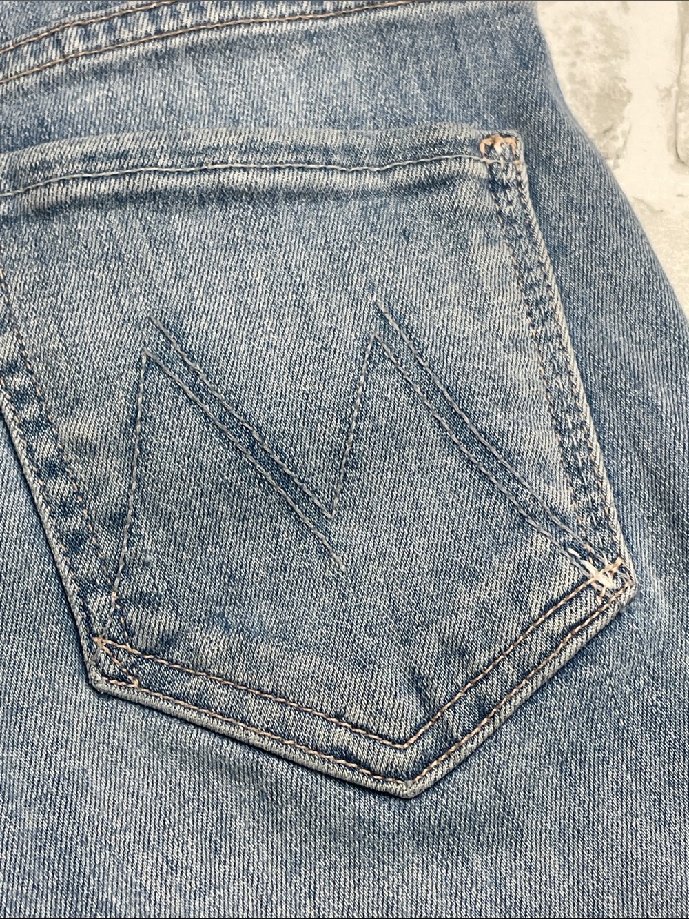 Mother’s Women's High-Rise button-fly blue Jeans. Fray hem. The Stunner. Size 24 - Picture 6 of 12